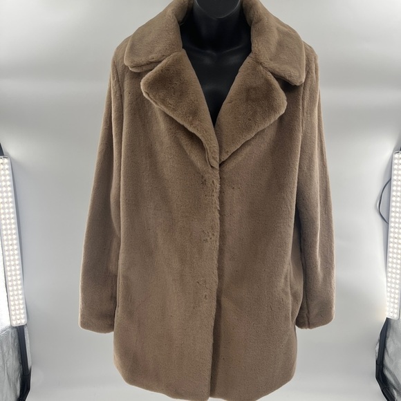 Dolce Cabo Mid Length Brown Faux Fur Jacket - Size Medium - Picture 3 of 11